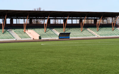 ¿Cómo limpiar césped artificial deportivo correctamente?