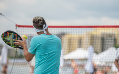 Pádel o paddle, cómo debemos escribirlo correctamente