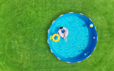 C&eacute;sped artificial para piscinas