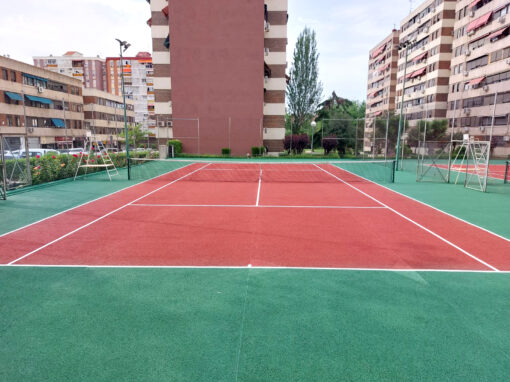 Refurbishment of tennis courts in the Parque Granada Social Club