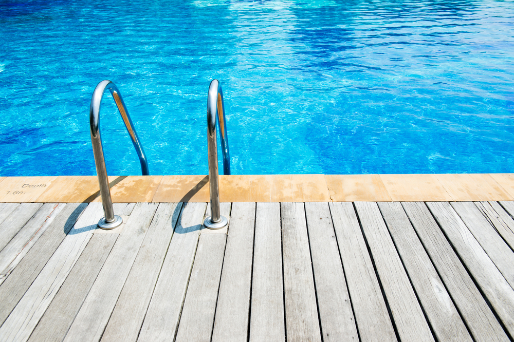 Cómo hacer bordes de piscinas